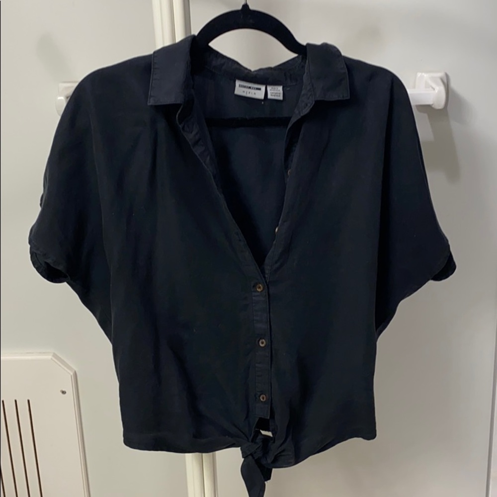 Noisy may black tie up